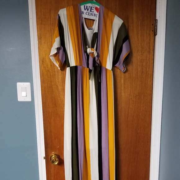 Pea in a Pod Maternity Dress - Picture 1 of 3